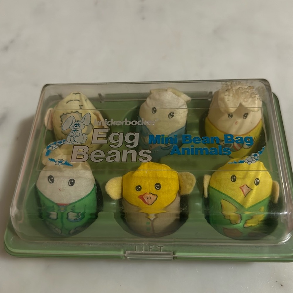 Knickerbocker 1978 vintage Egg Beans mini bean bag animals  in carton